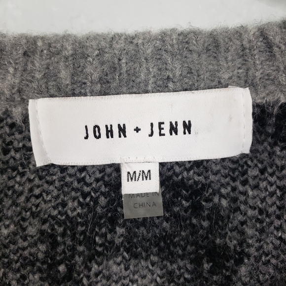 JOHN+JENN Leapord Print Striped Sleeve Semi Cropped Sweater Sz M - Picture 7 of 7